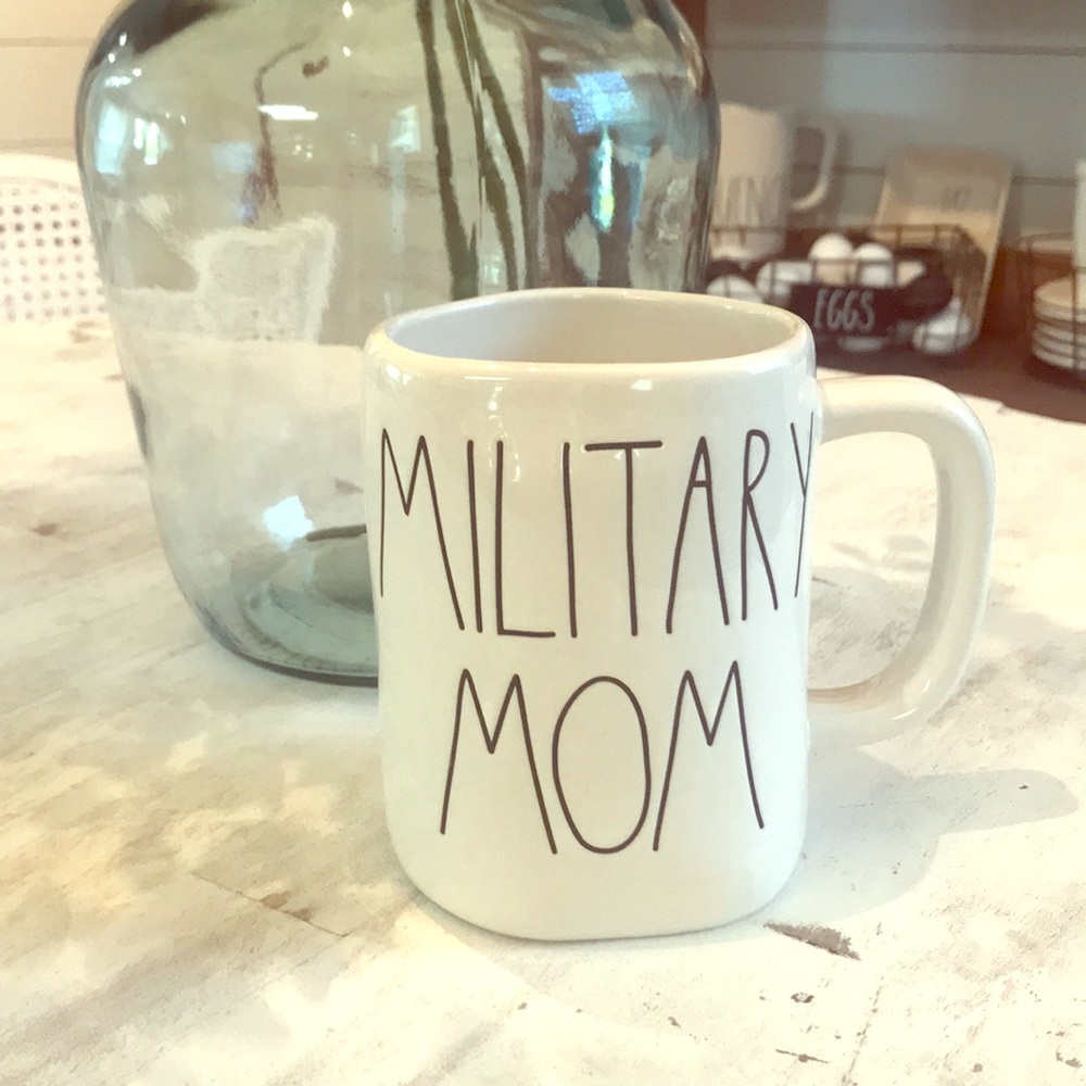 Never Used Rae Dunn “Military Mom” mug